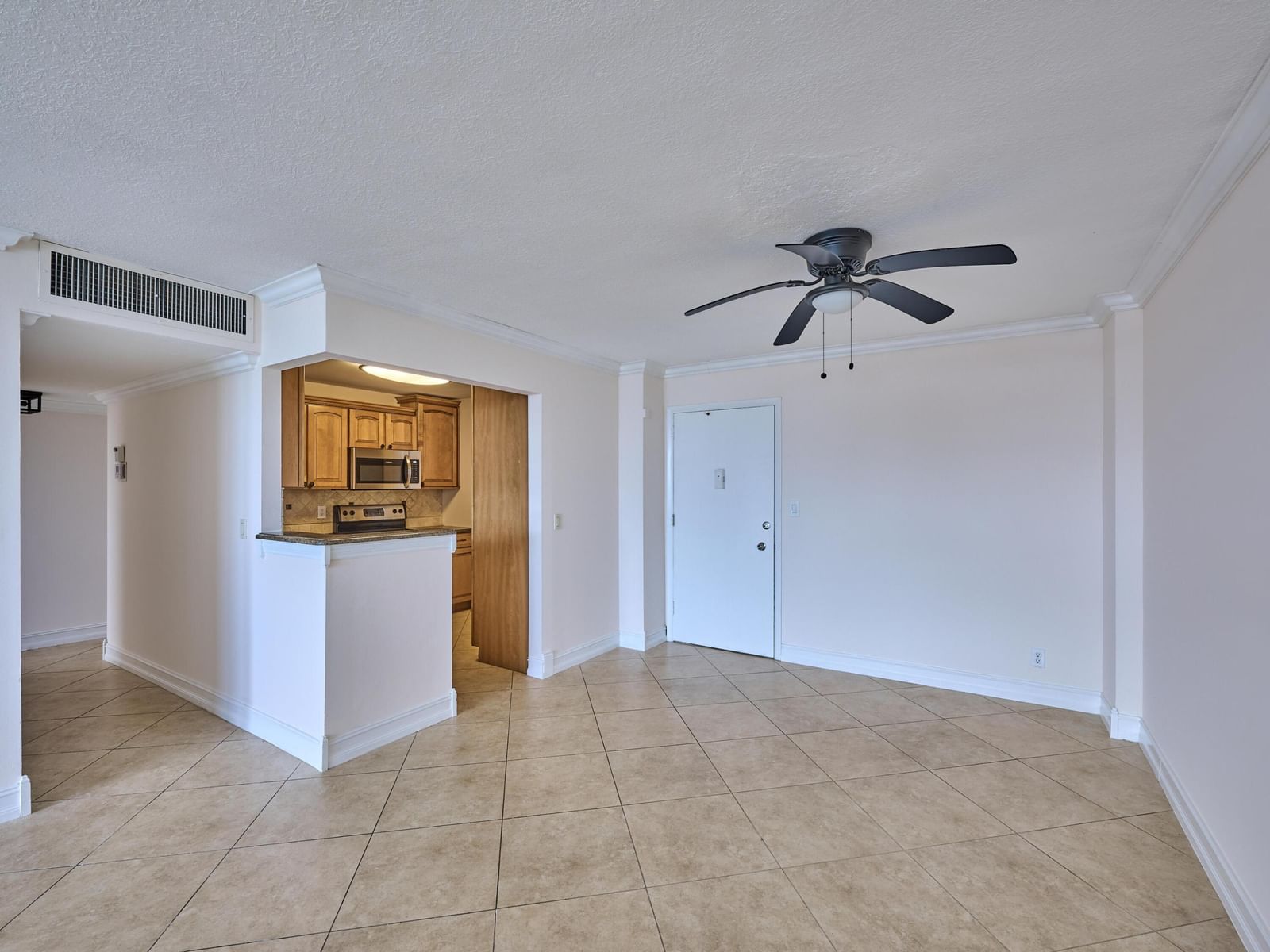 305 N Pompano Beach Boulevard #1204, Pompano Beach, FL 33062 photo 3