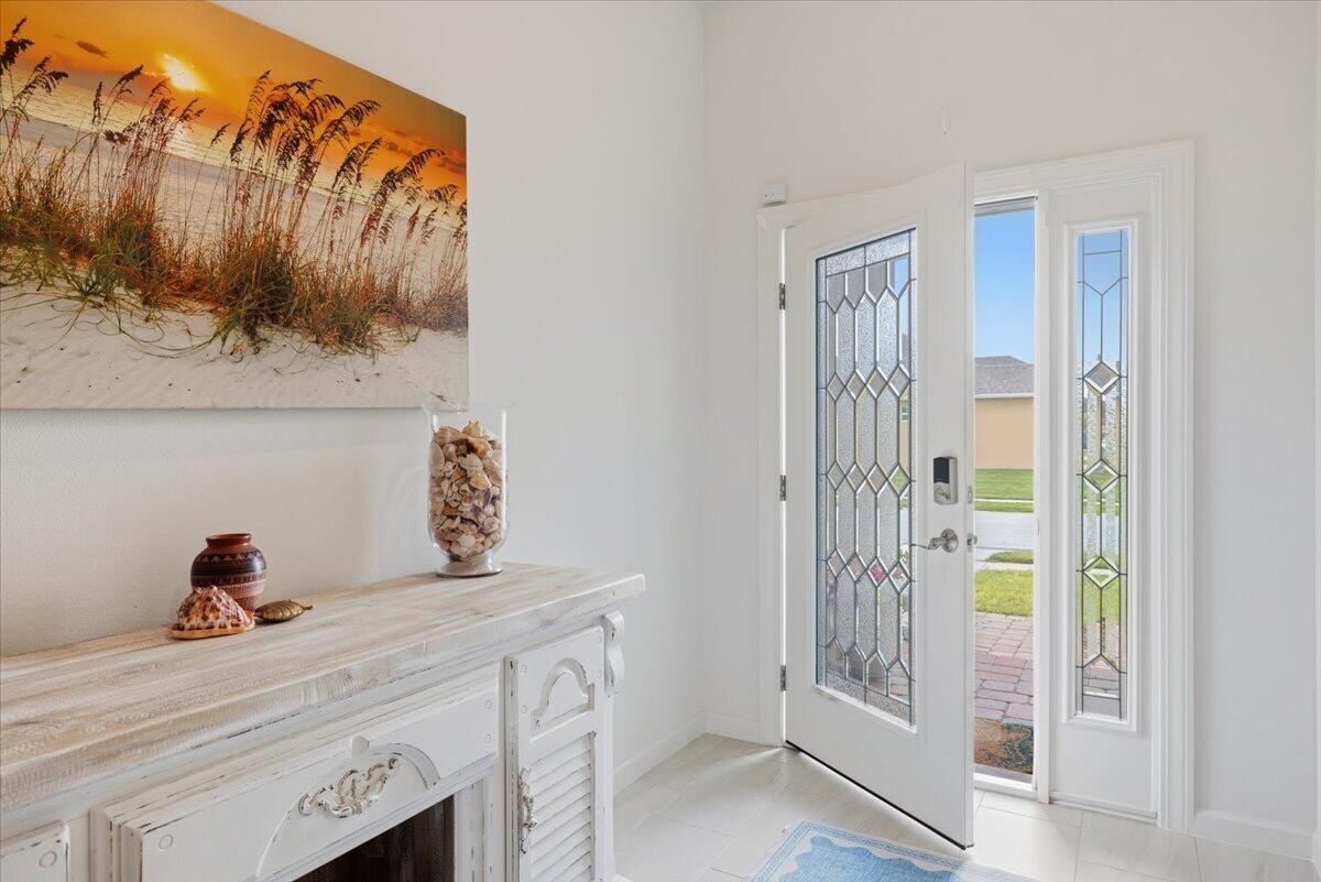 31 52nd Square, Vero Beach, FL 32968 photo 2