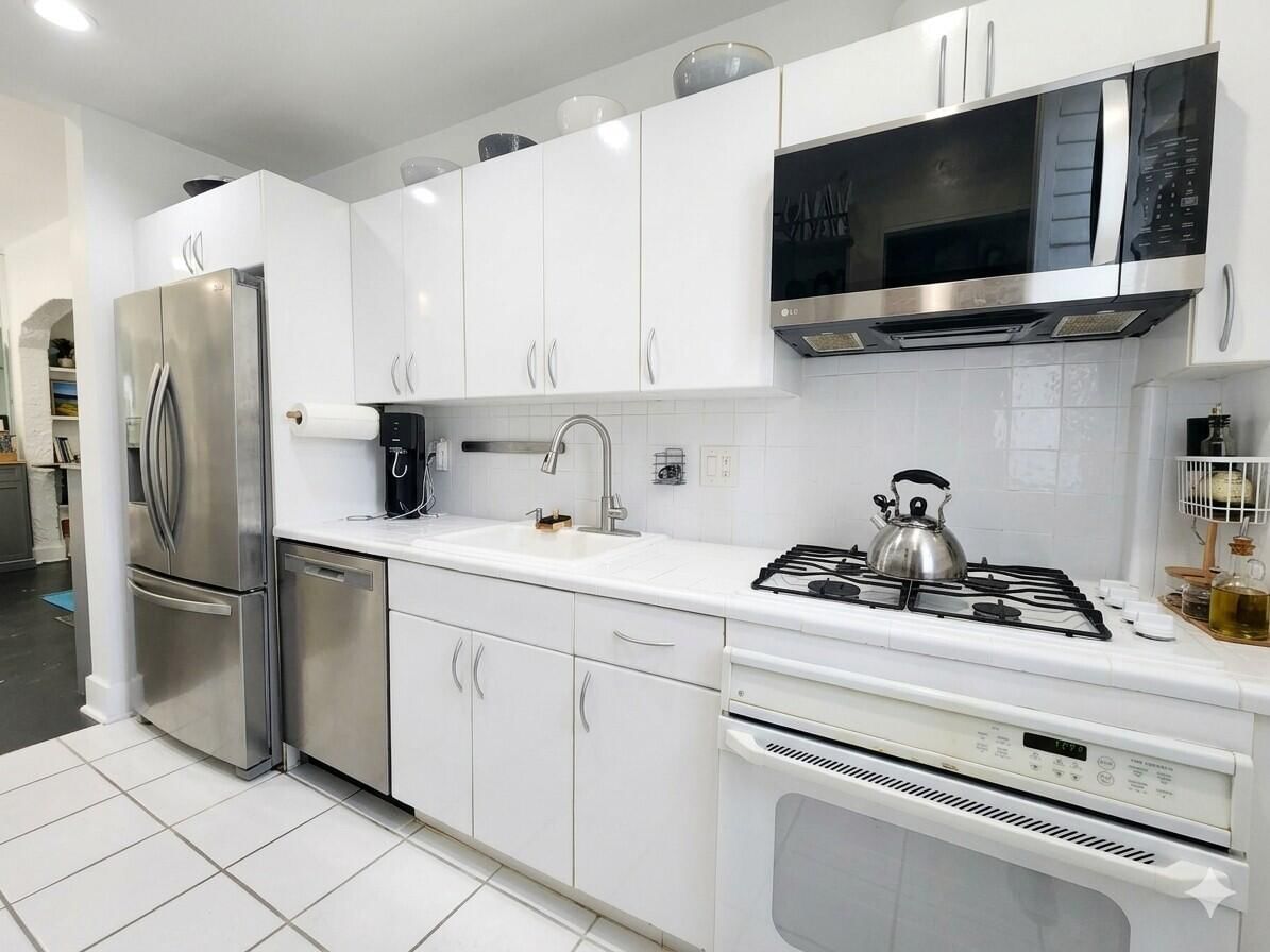 900 16th Street #102, Miami Beach, FL 33139 photo 3
