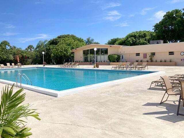 480 Executive Center Drive #4a, West Palm Beach, FL 33401 photo 4