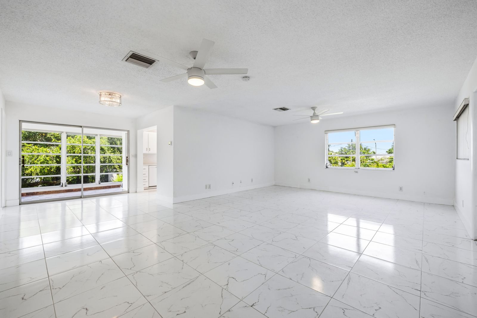 941 Crystal Lake Drive #207, Deerfield Beach, FL 33064 photo 2
