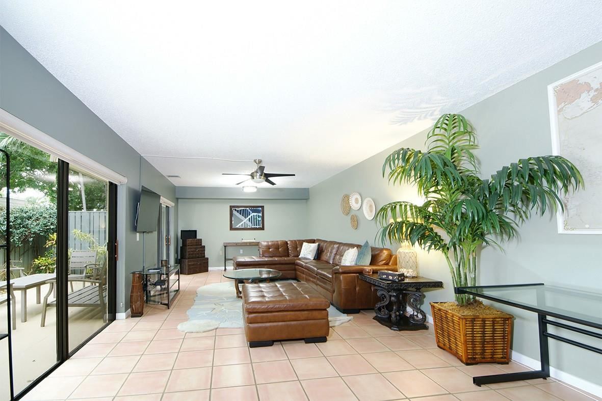 1700 Embassy Drive #504, West Palm Beach, FL 33401 photo 2