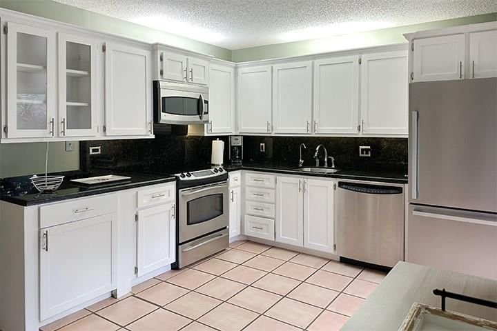 1700 Embassy Drive #504, West Palm Beach, FL 33401 photo 4