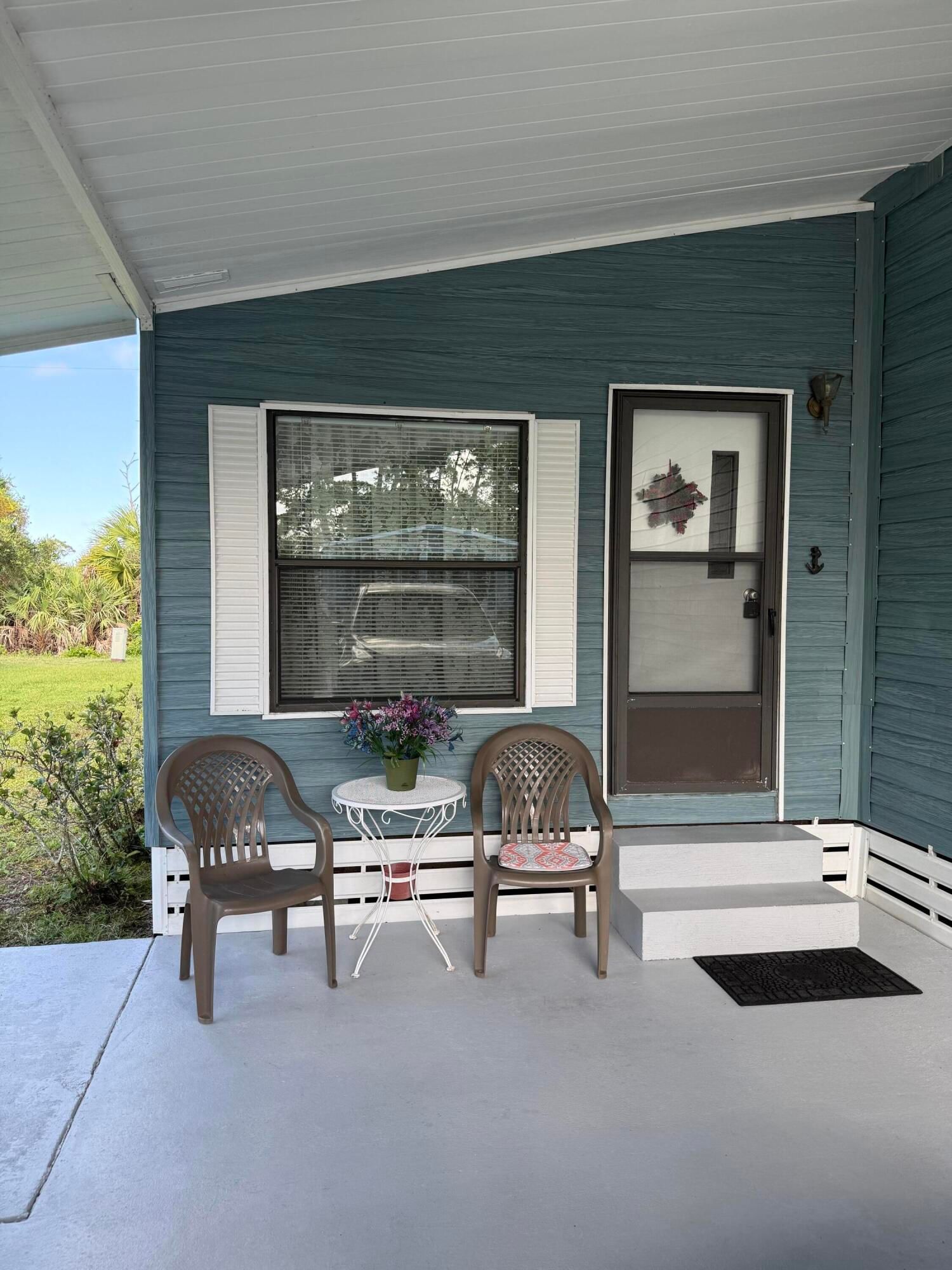 47 Flores Del Norte, Fort Pierce, FL 34951 photo 2