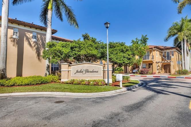 6898 Julia Gardens Drive, Coconut Creek, FL 33073 photo 2