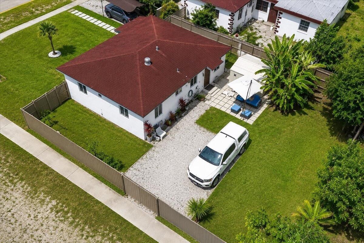 995 NE 156th Terrace, North Miami Beach, FL 33162 photo 2