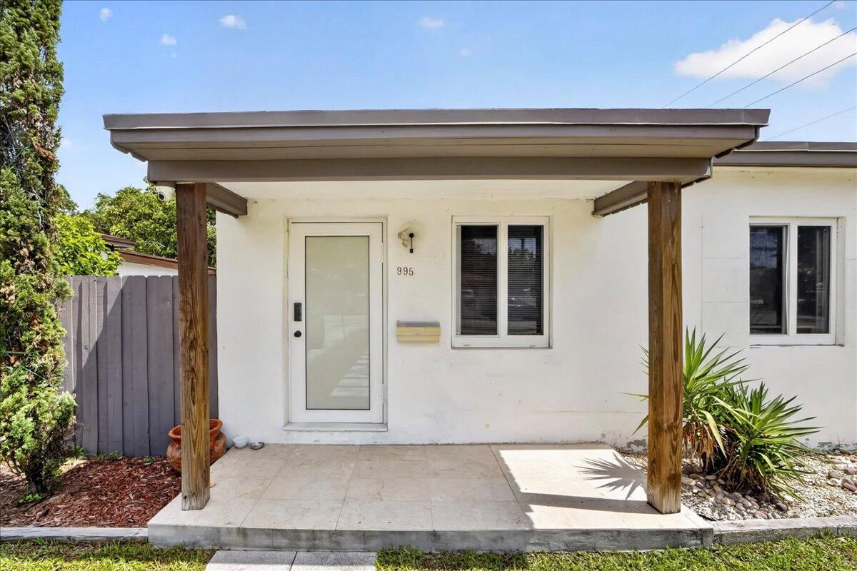 995 NE 156th Terrace, North Miami Beach, FL 33162 photo 3