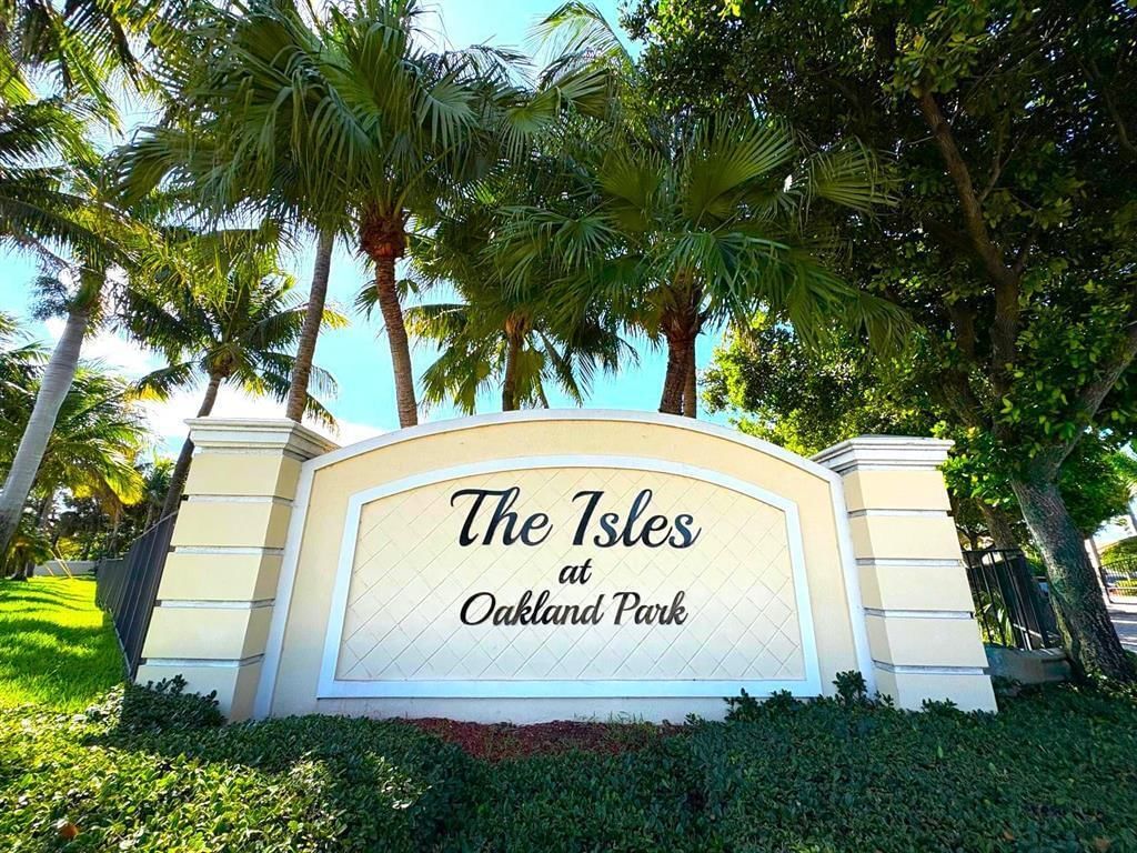3245 NW 31st Terrace, Oakland Park, FL 33309 photo 2