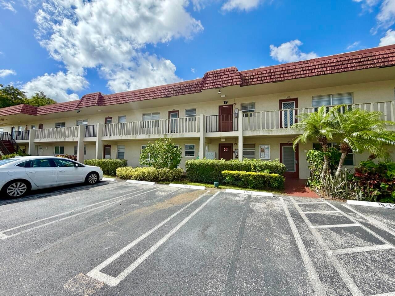 19 Abbey Lane #204, Delray Beach, FL 33446 photo 3