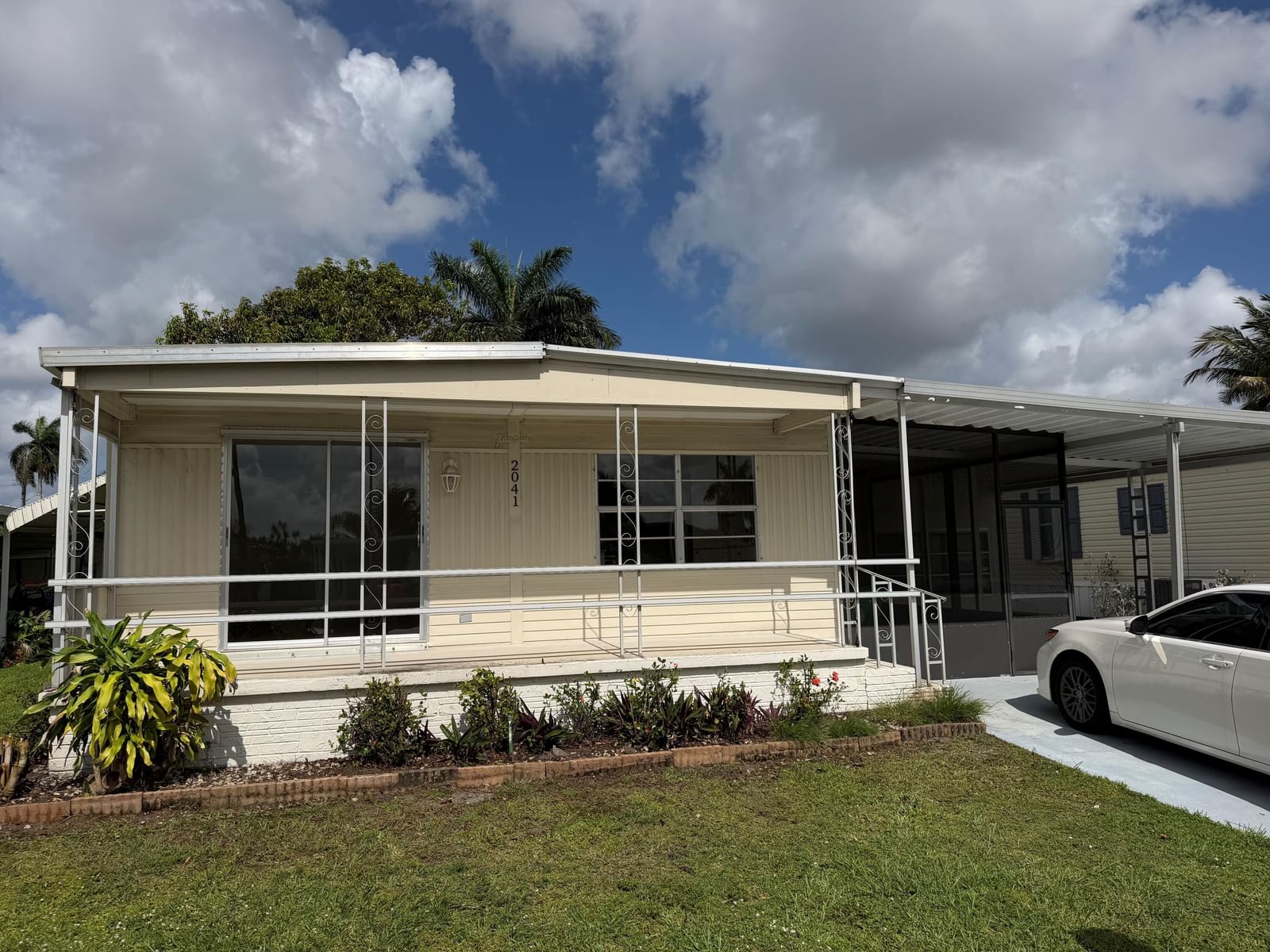 2041 SW 84th Avenue, Davie, FL 33324 photo 2