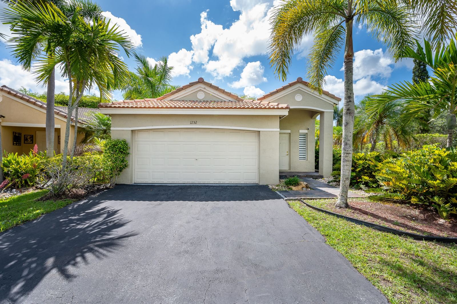 1252 Sabal Trail, Weston, FL 33327 photo 2
