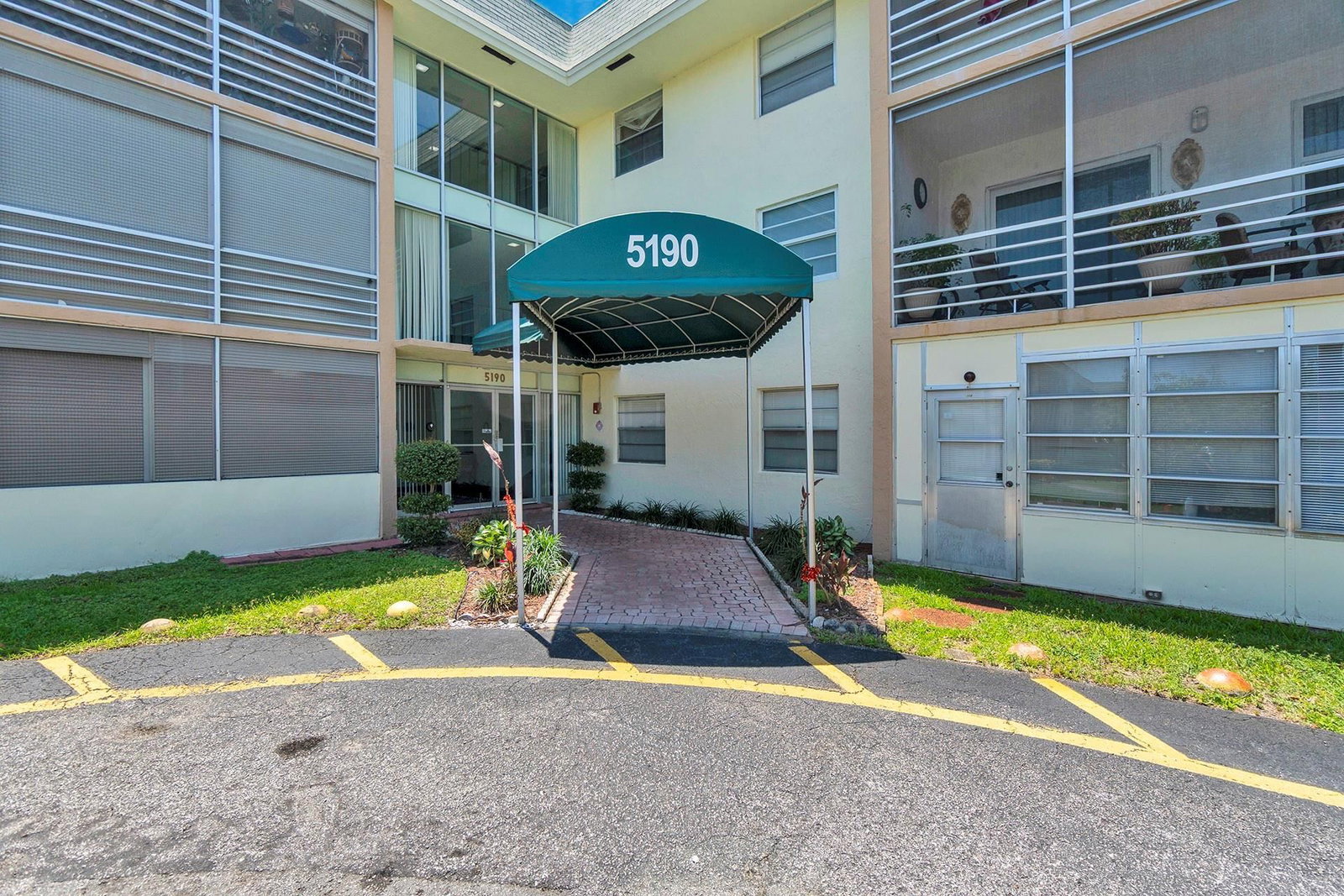 5190 E Sabal Palm Boulevard #304, Tamarac, FL 33319 photo 3