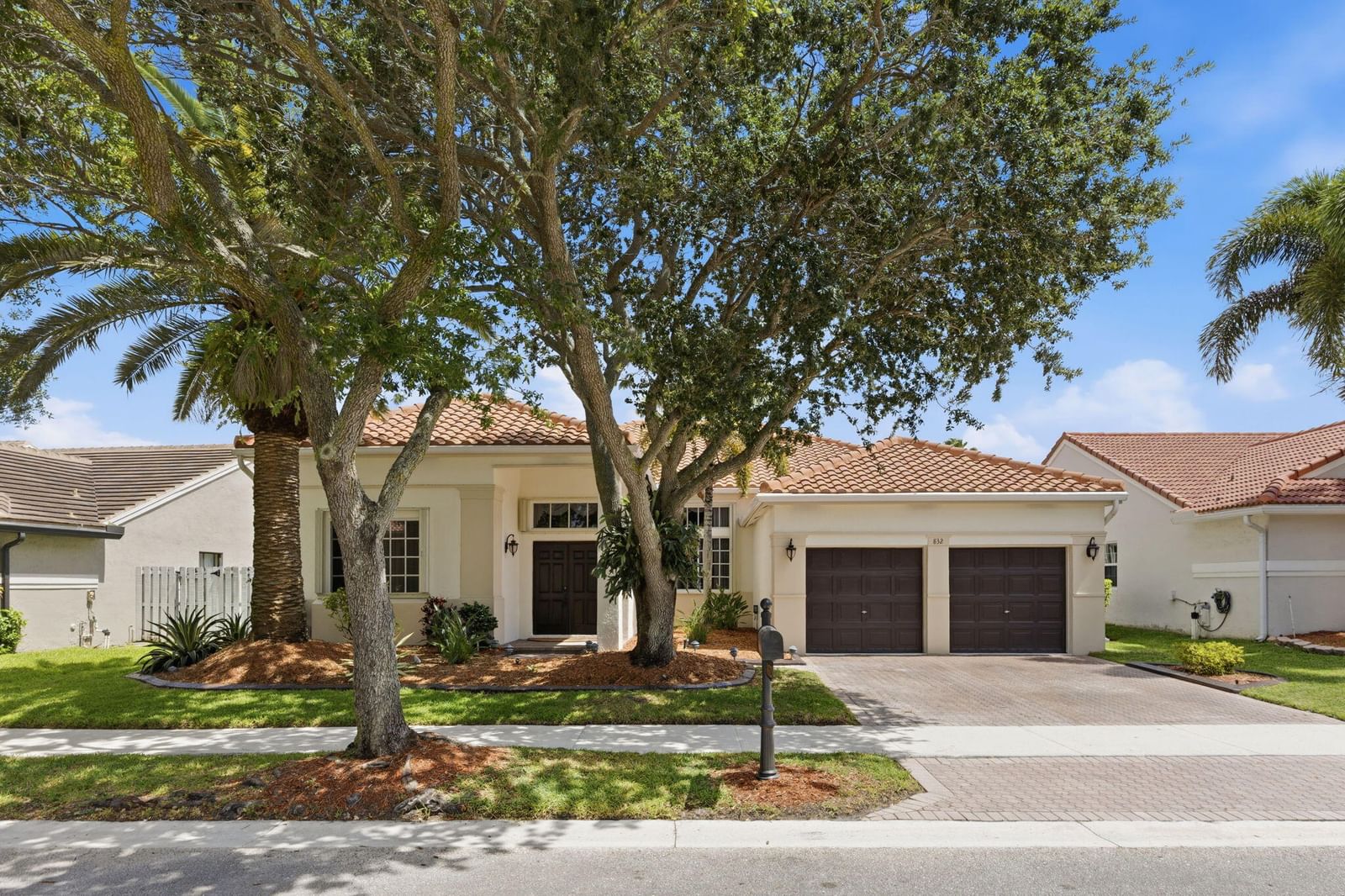 832 Heritage Drive, Weston, FL 33326 photo 2