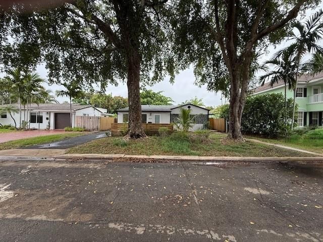 1621-1623 NE 16th Terrace NE, Fort Lauderdale, FL 33305 photo 2