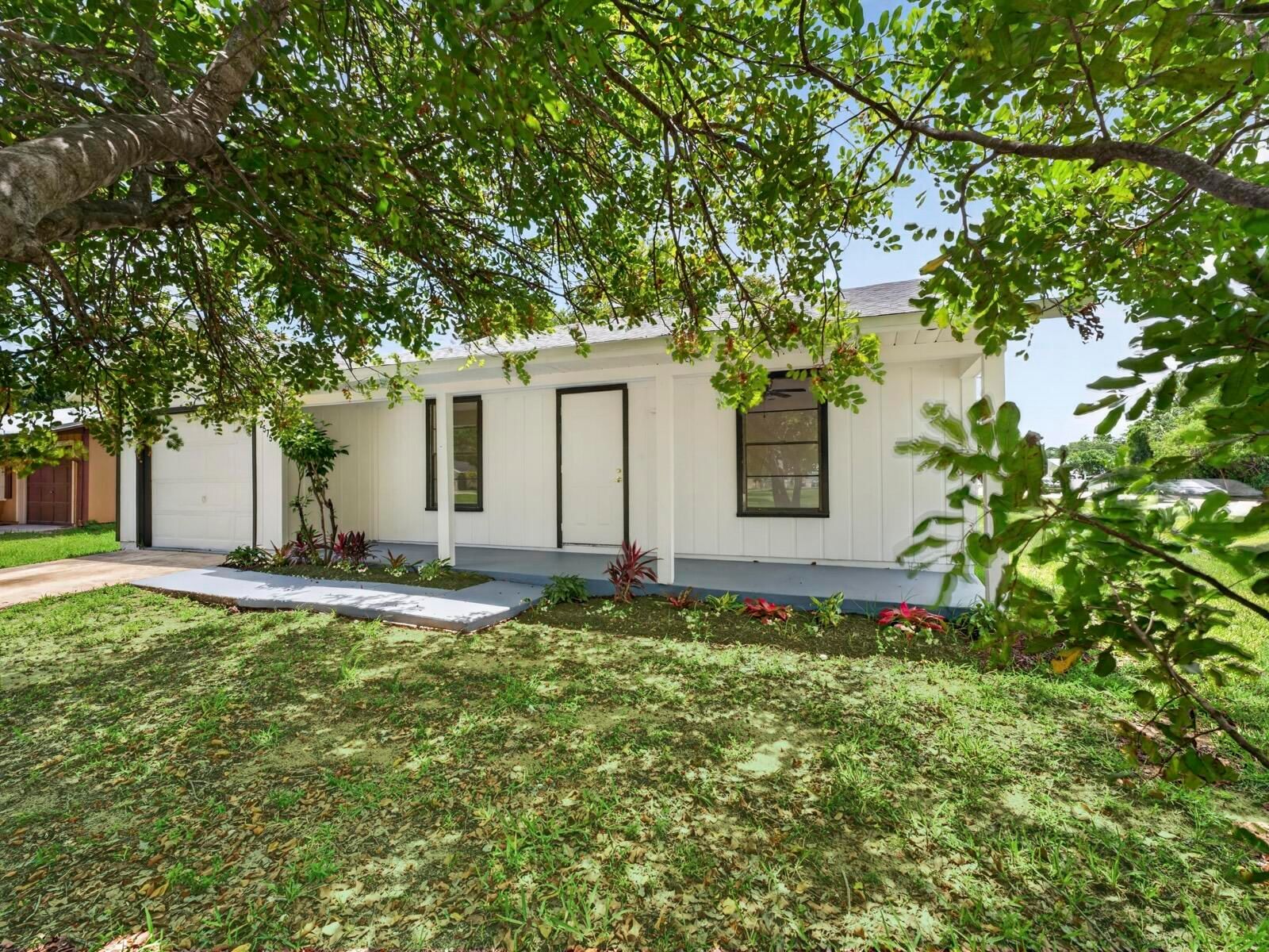 2575 1st Place, Vero Beach, FL 32962 photo 2