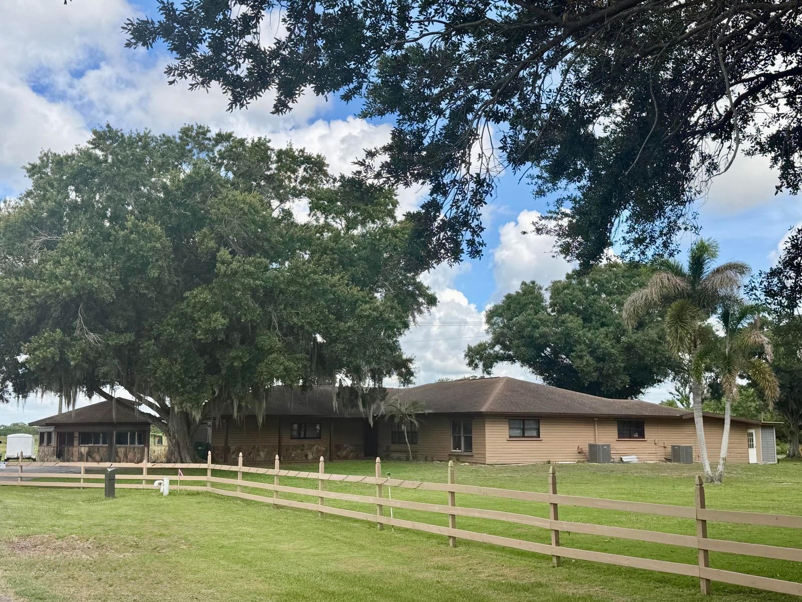 1631 SE 24th Boulevard, Okeechobee, FL 34974 photo 3