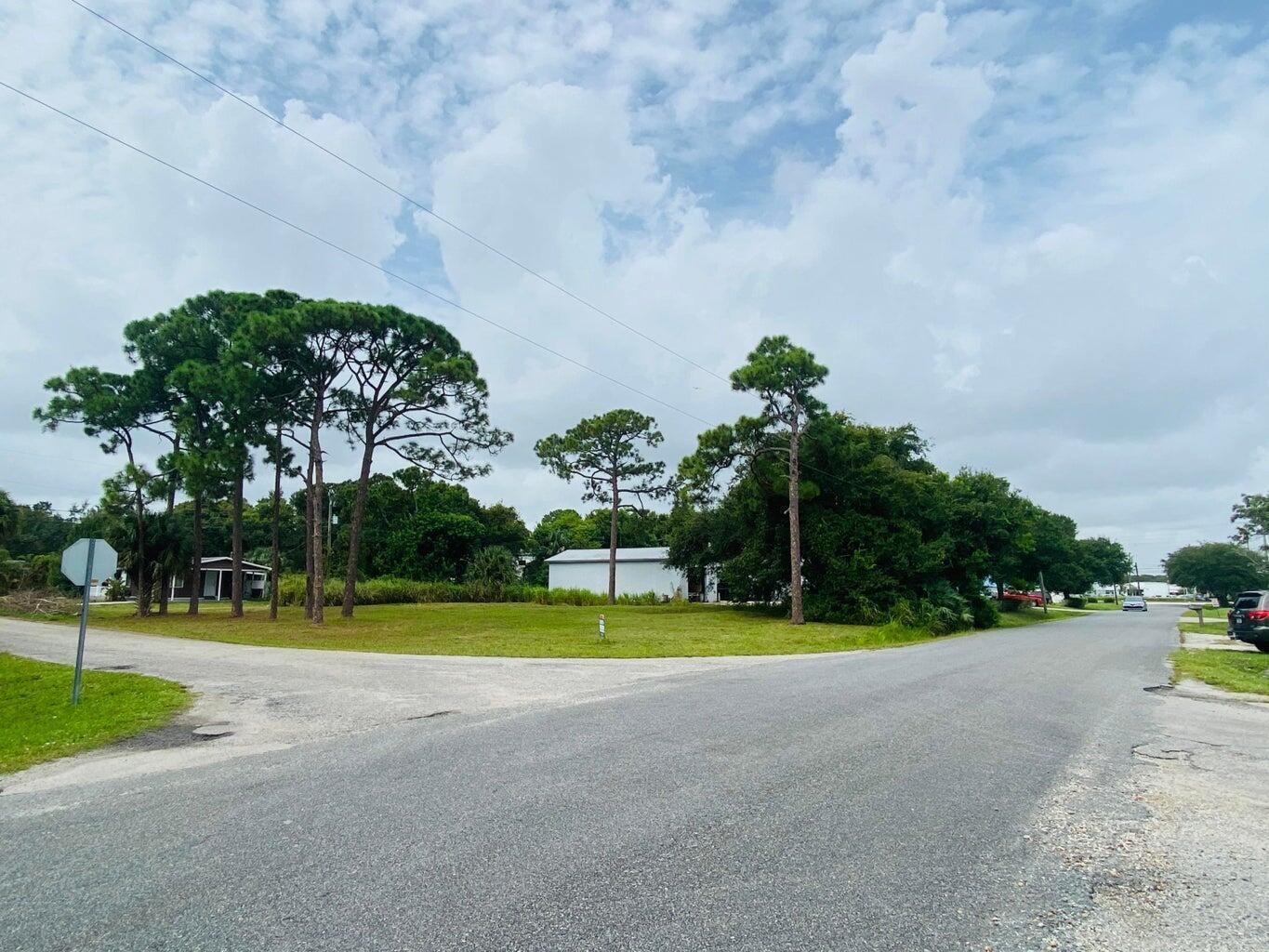 186 Melton Drive, Fort Pierce, FL 34982 photo 2