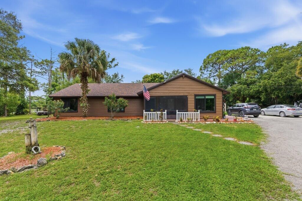 16888 Hialeah Drive W, The Acreage, FL 33470 photo 2