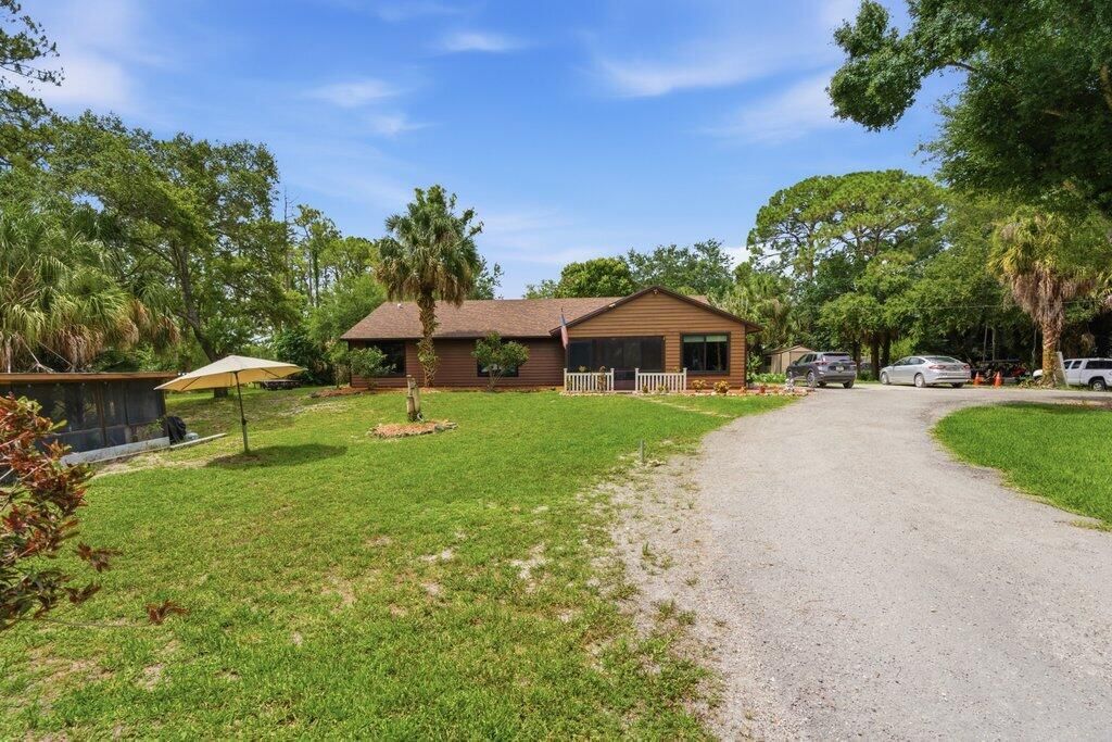 16888 Hialeah Drive W, The Acreage, FL 33470 photo 3