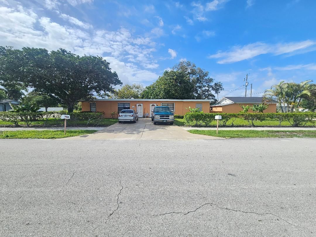 800 NW 1st Street, Delray Beach, FL 33444 photo 2