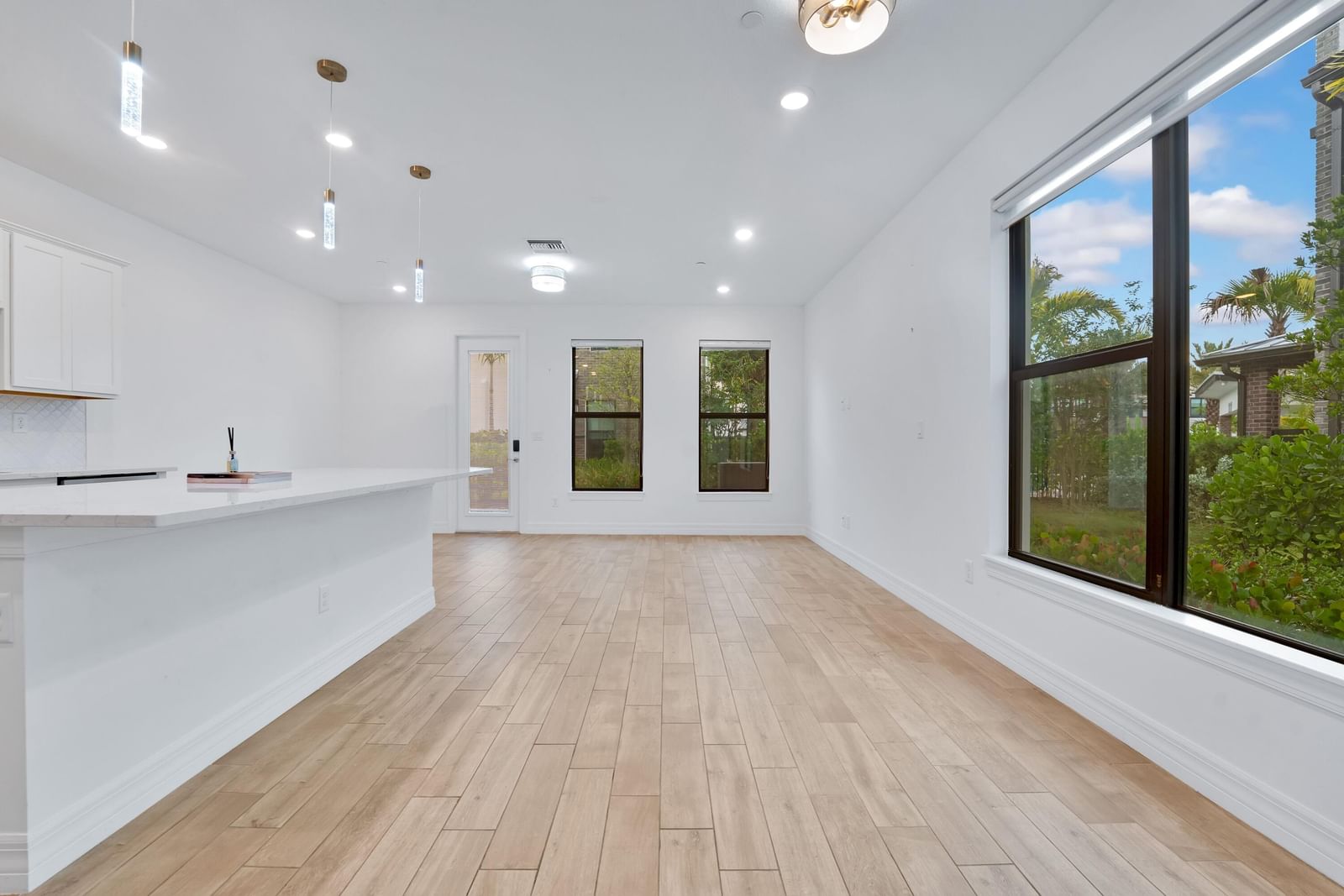 8358 NW 7th Place, Plantation, FL 33324 photo 4