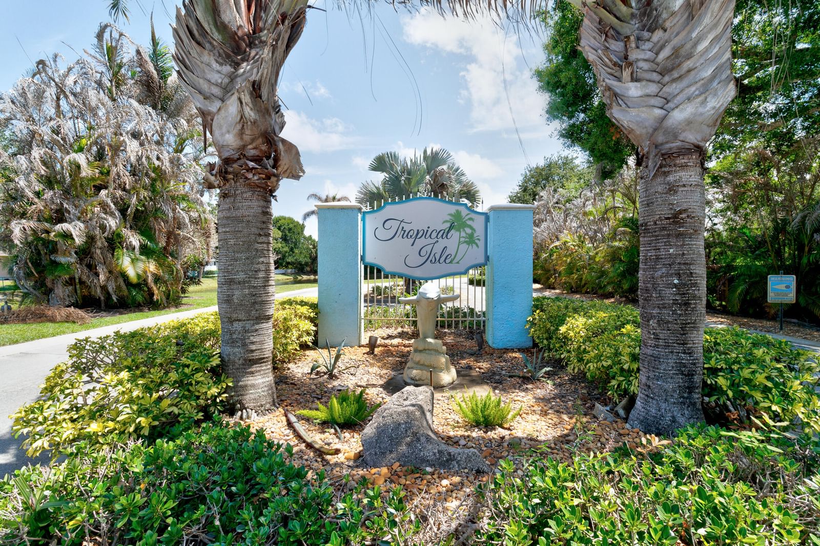 6385 Tropical Way, Vero Beach, FL 32967 photo 2