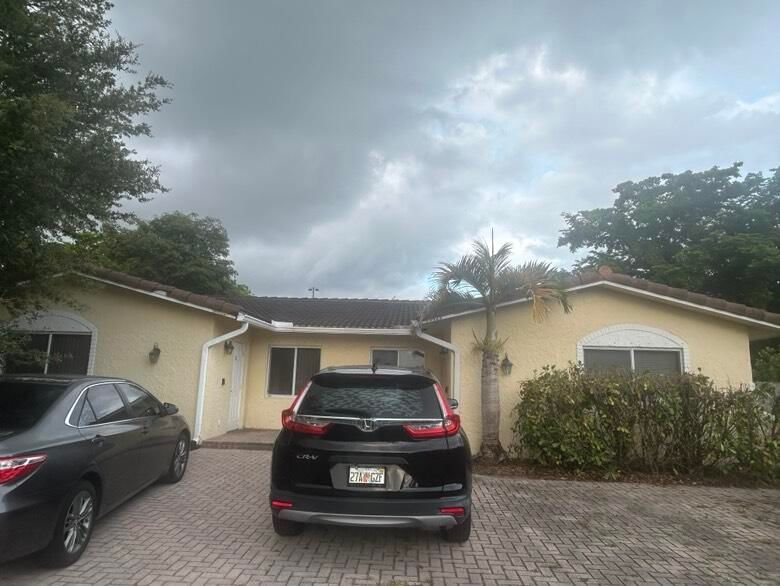 8362 NW 23rd Manor, Coral Springs, FL 33065 photo 2
