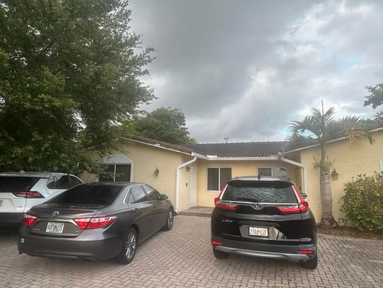 8362 NW 23rd Manor, Coral Springs, FL 33065 photo 4