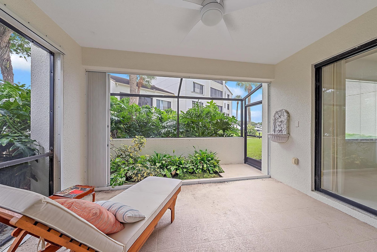811 Oak Harbour Drive, Juno Beach, FL 33408 photo 3