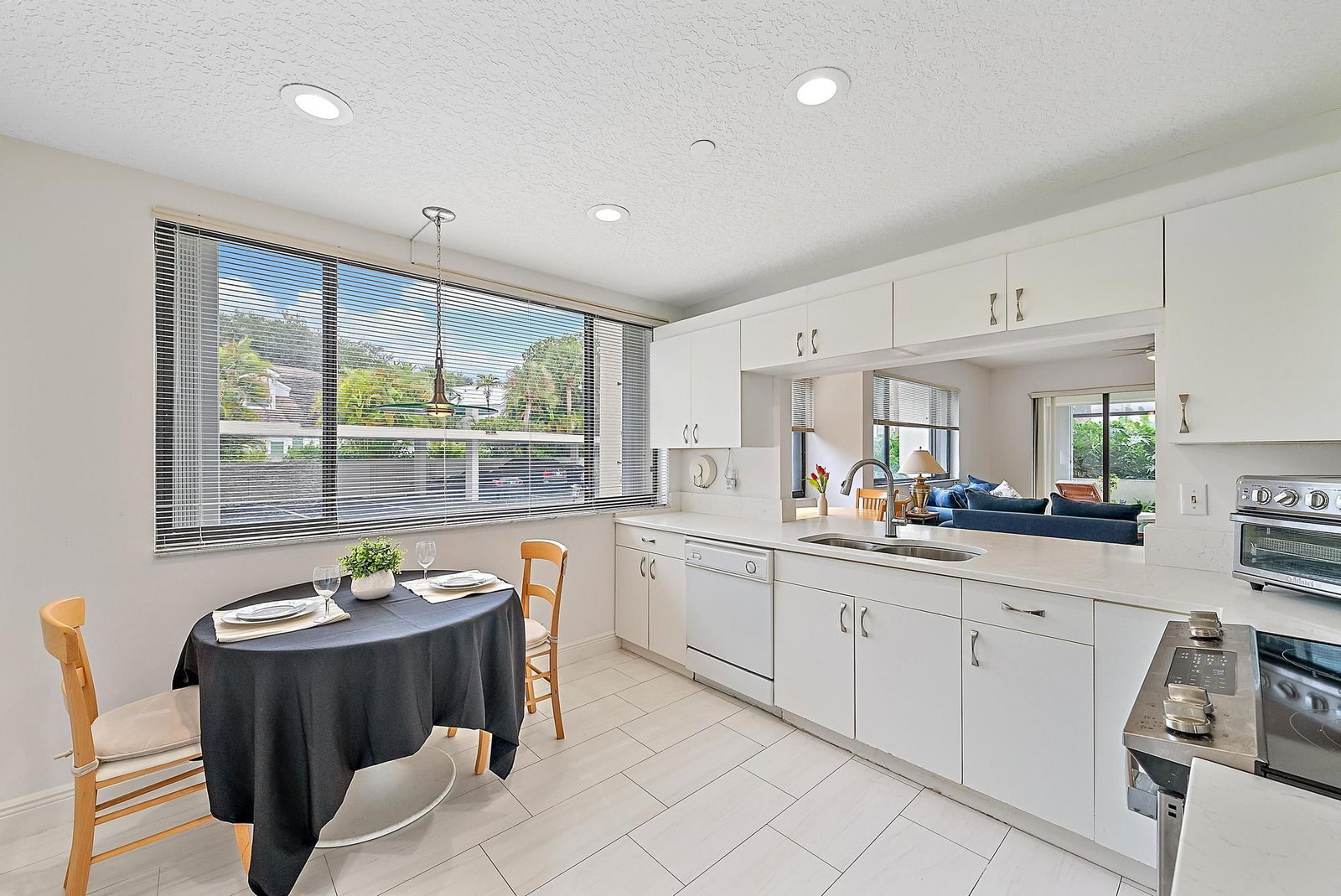 811 Oak Harbour Drive, Juno Beach, FL 33408 photo 5