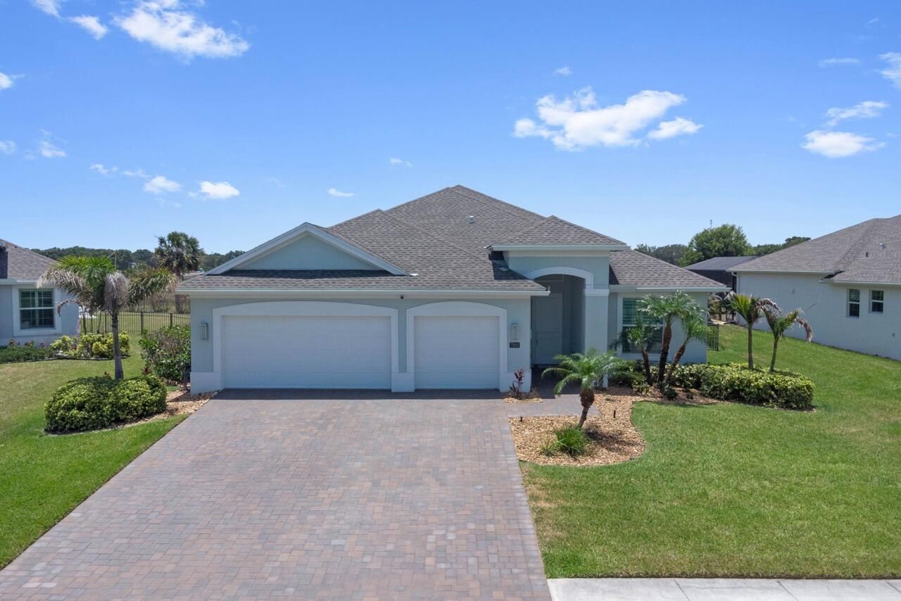 7203 33rd Square, Vero Beach, FL 32967 photo 2