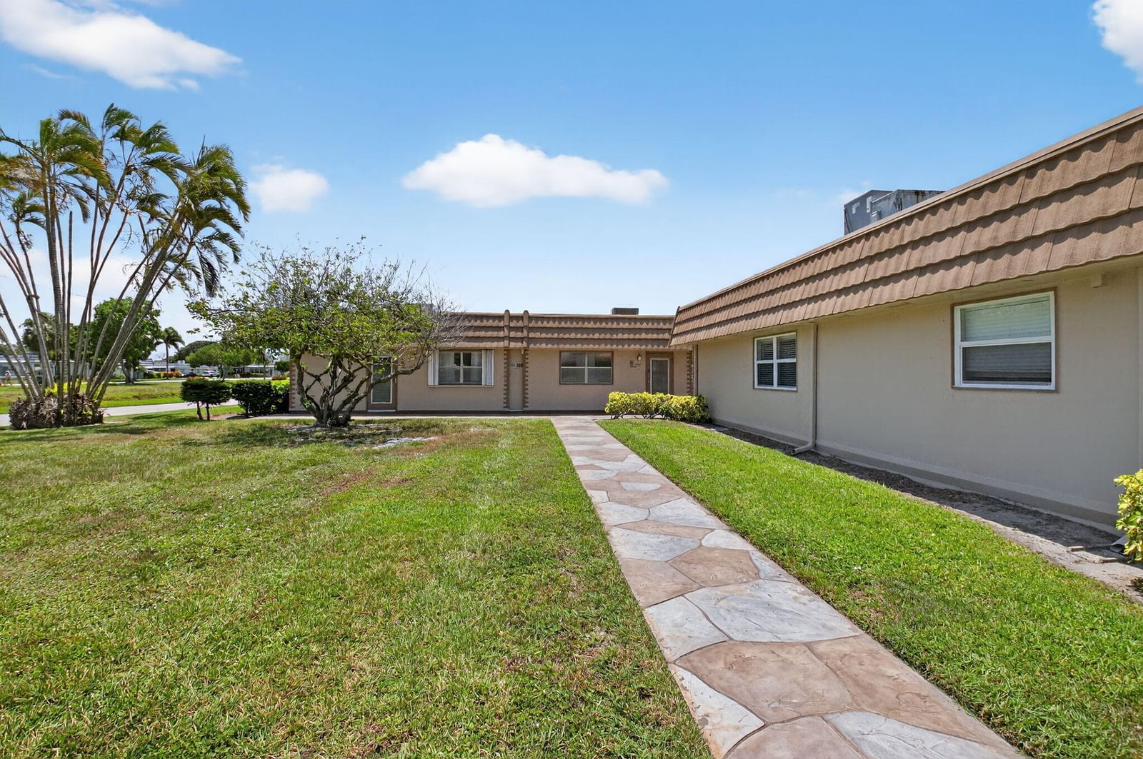 360 Seville #O, Delray Beach, FL 33446 photo 2
