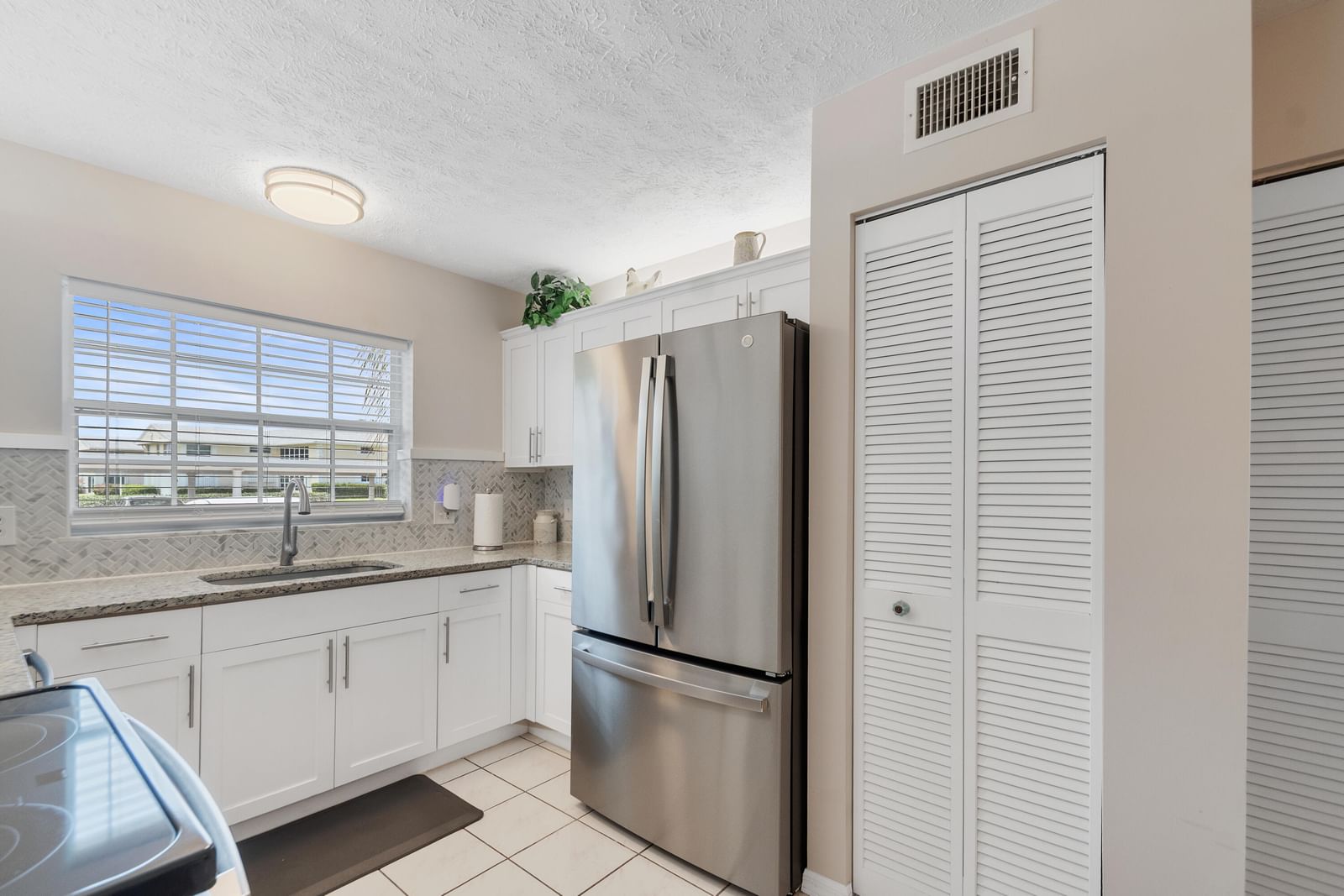 740 Lake Orchid Circle #104, Vero Beach, FL 32962 photo 4