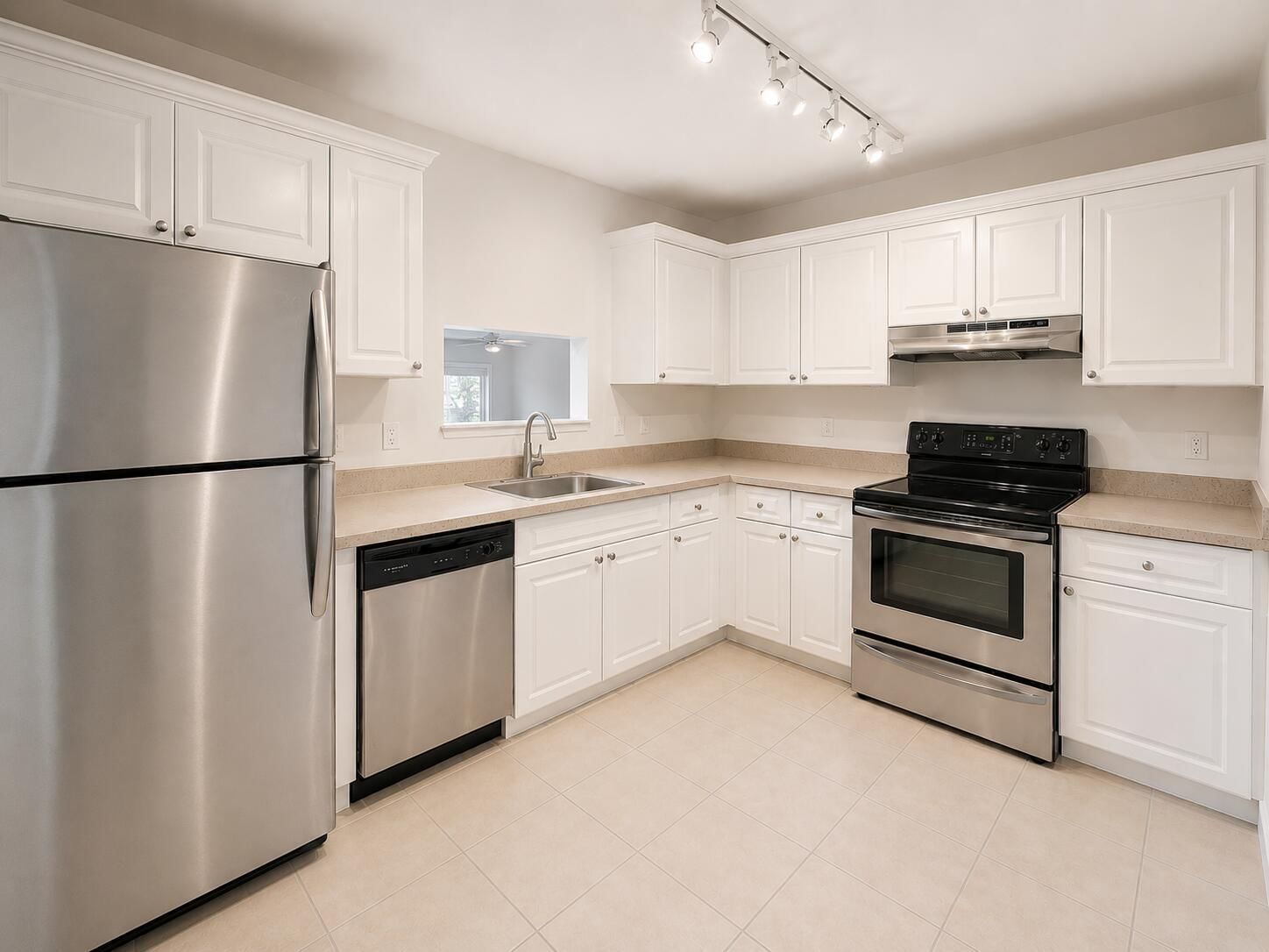 711 N Pine Island Road #204, Plantation, FL 33324 photo 3