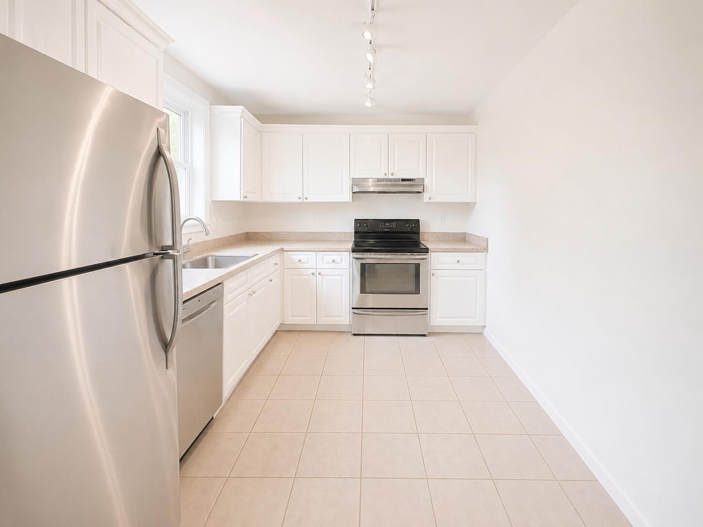 711 N Pine Island Road #204, Plantation, FL 33324 photo 4