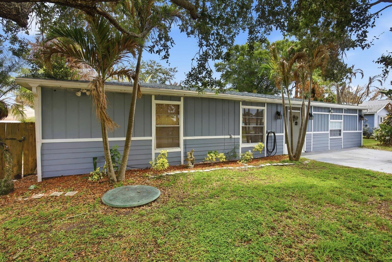 325 NW Dearman Street, Port St Lucie, FL 34983 photo 3