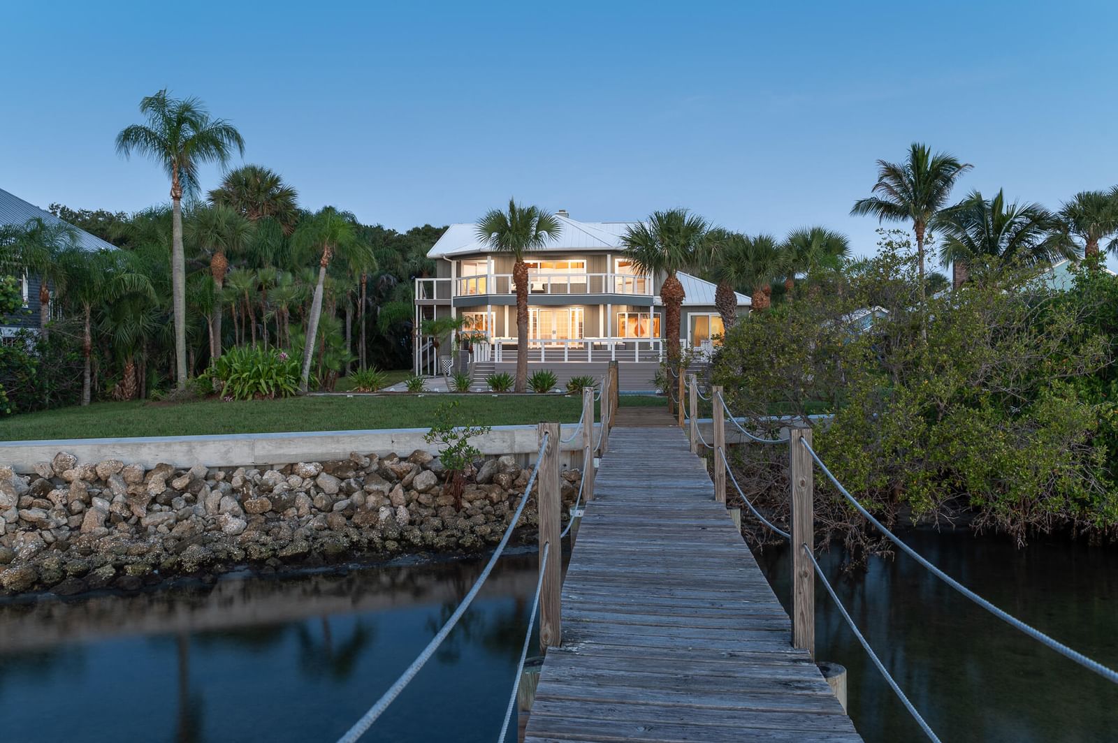 114 N SEWALLS POINT Road, Sewalls Point, FL 34996 photo 2