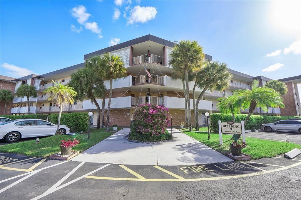 2900 NW 47th Terrace #304b, Lauderdale Lakes, FL 33313 photo 2