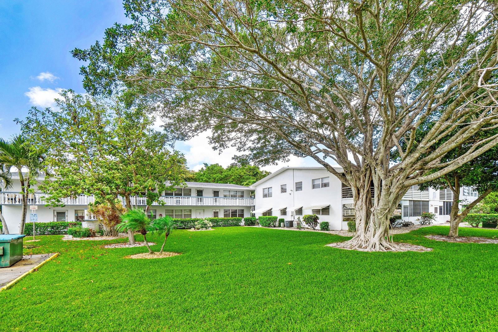 57 Canterbury, West Palm Beach, FL 33417 photo 3