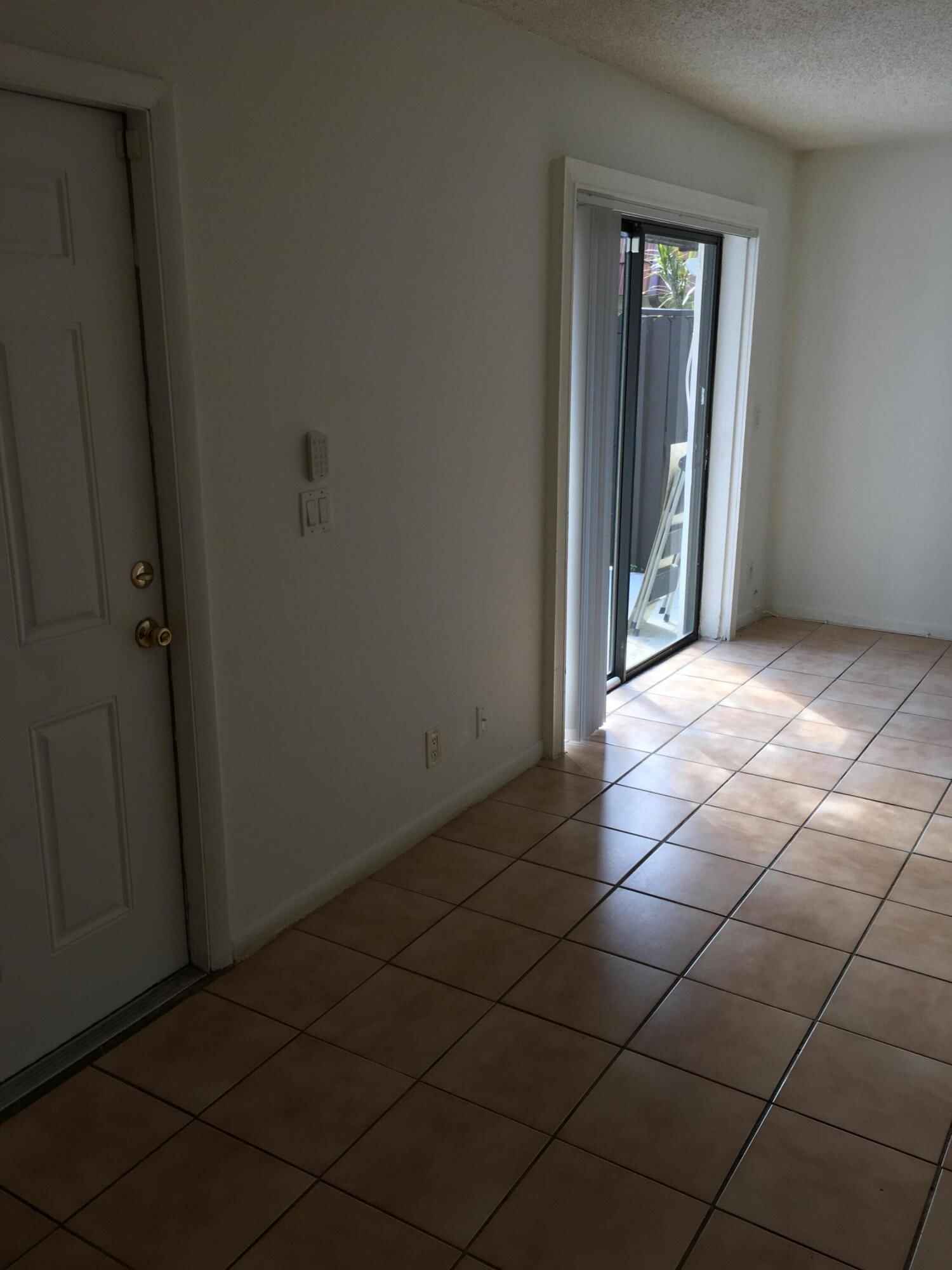 2233 White Pine Circle #D, Greenacres, FL 33415 photo 4