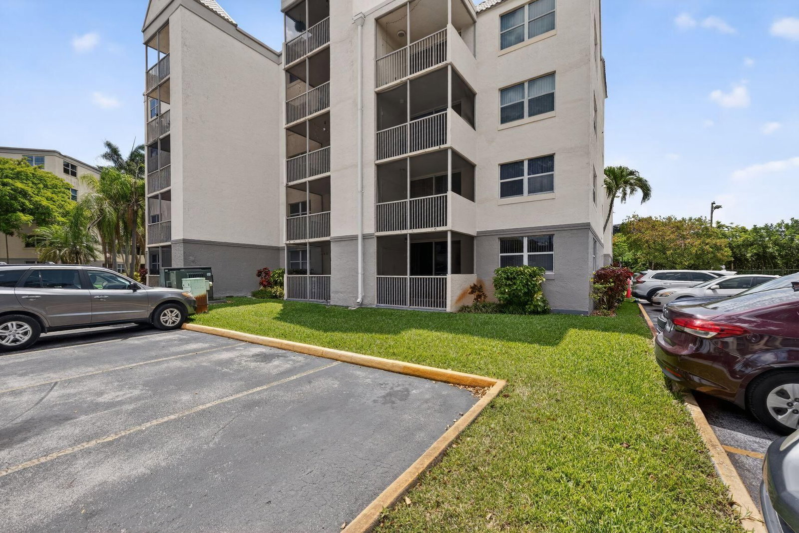 8373 Lake Drive #101, Doral, FL 33166 photo 2