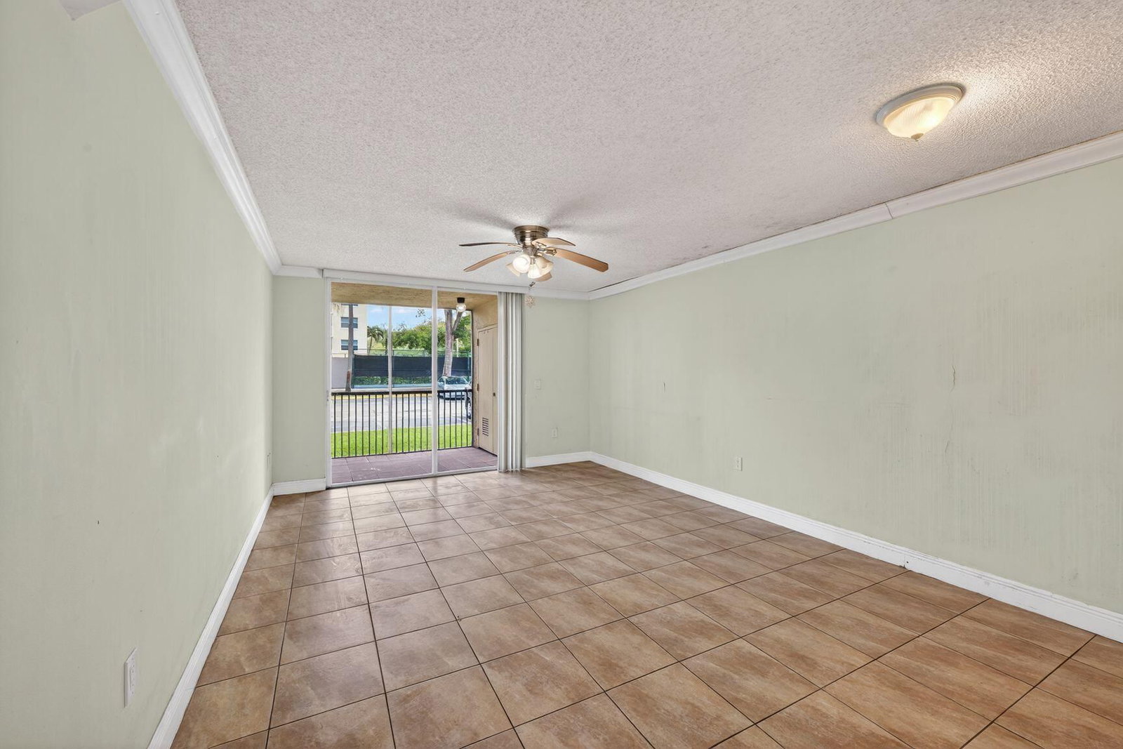 8373 Lake Drive #101, Doral, FL 33166 photo 4