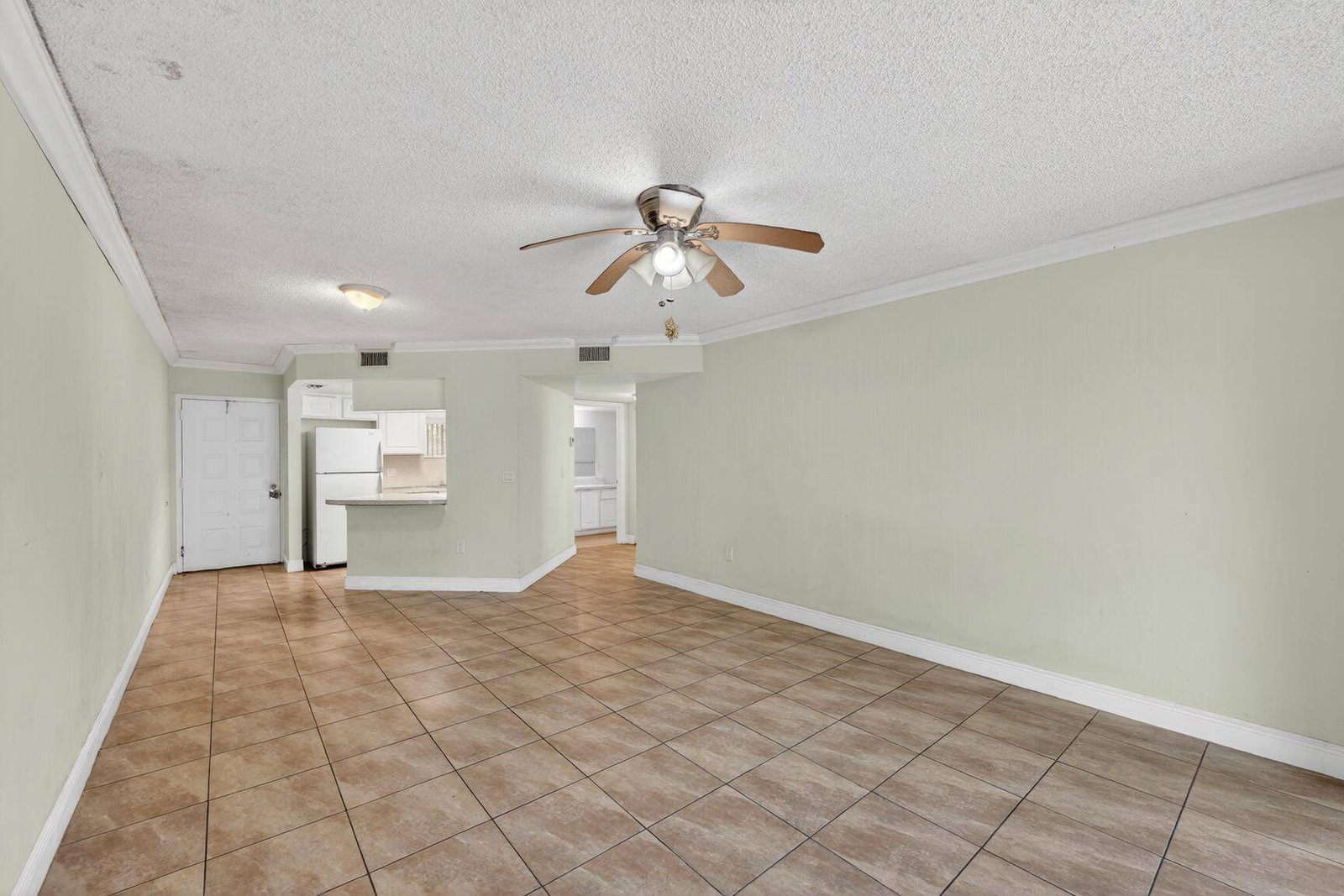 8373 Lake Drive #101, Doral, FL 33166 photo 5