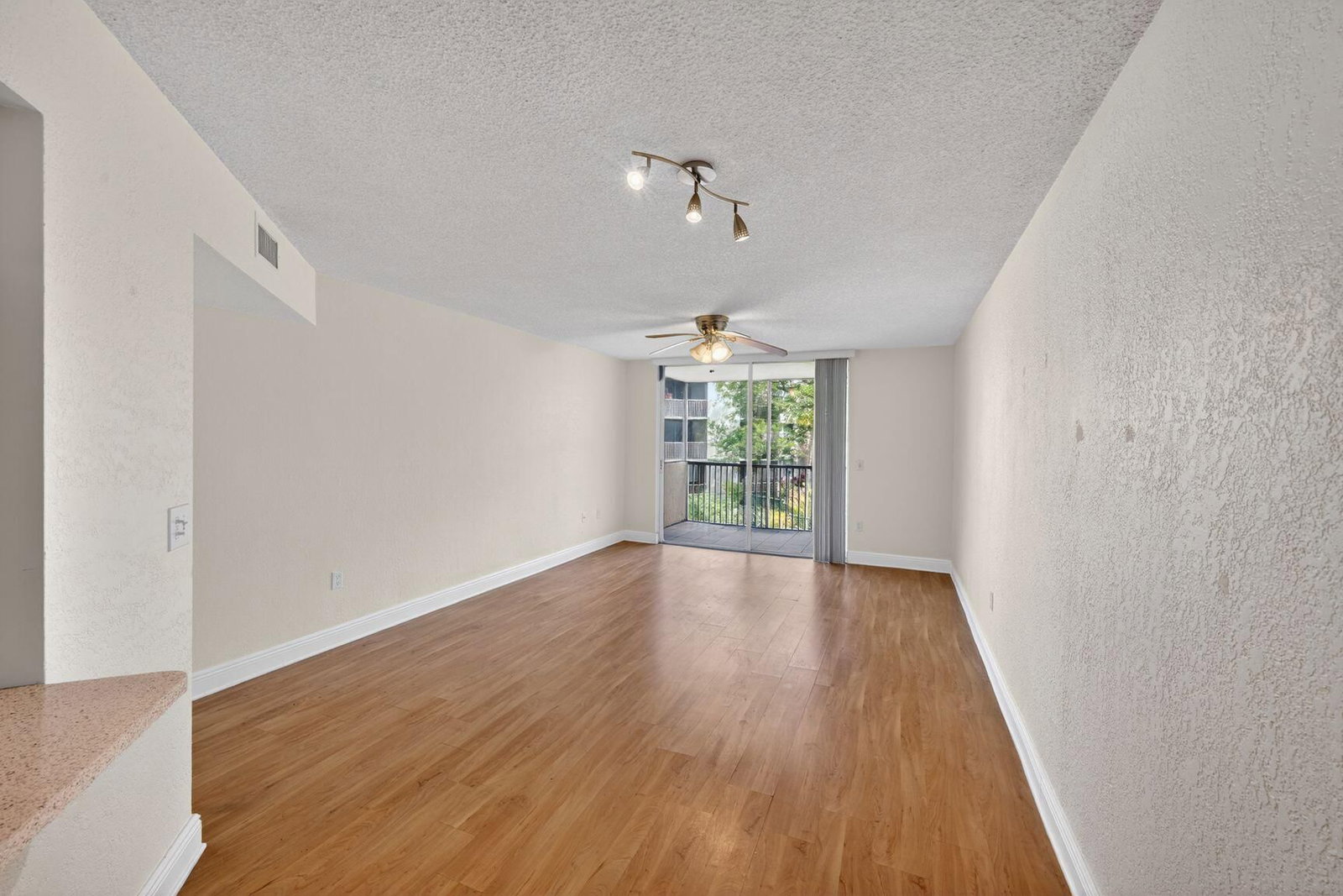 8353 Lake Drive #204, Doral, FL 33166 photo 3