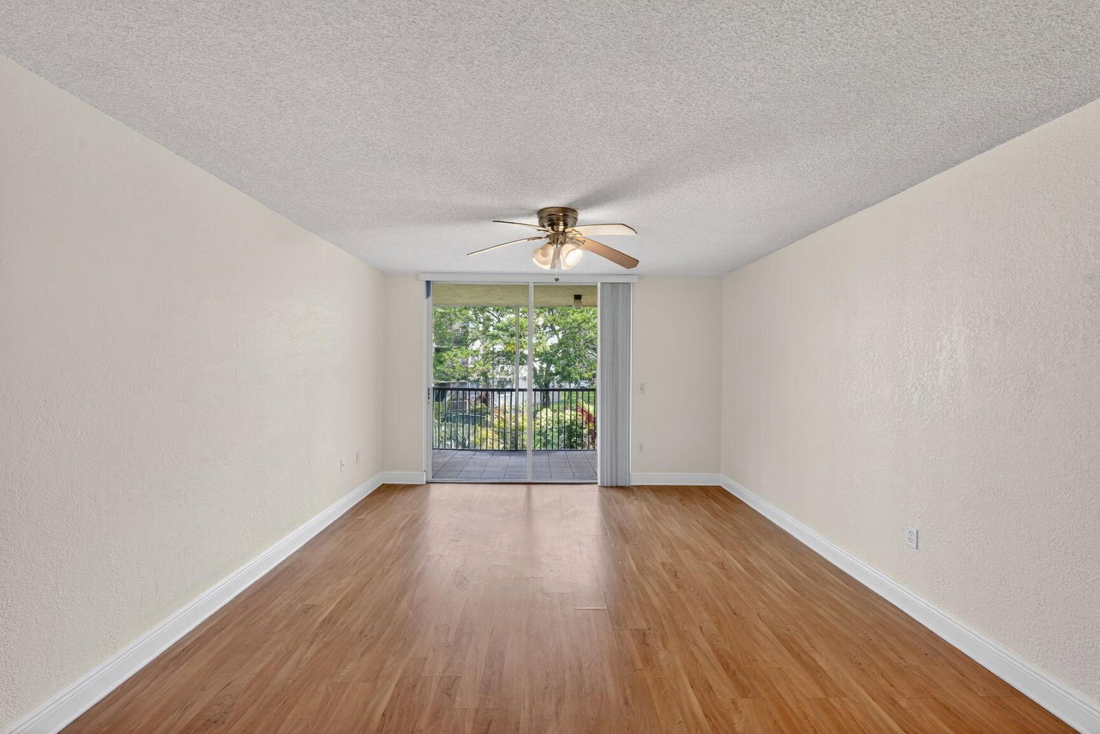 8353 Lake Drive #204, Doral, FL 33166 photo 4