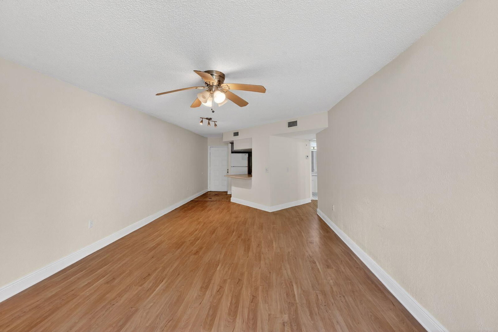 8353 Lake Drive #204, Doral, FL 33166 photo 5