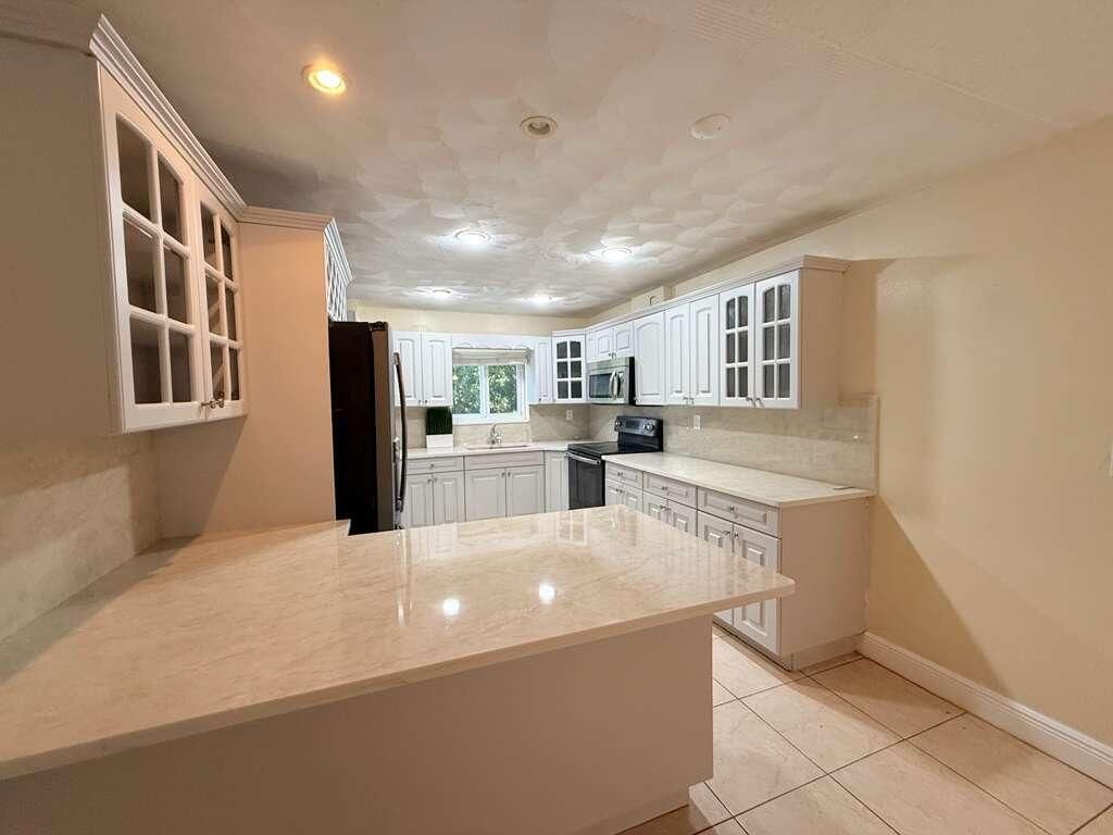 2210 Taylor Street #207, Hollywood, FL 33020 photo 2