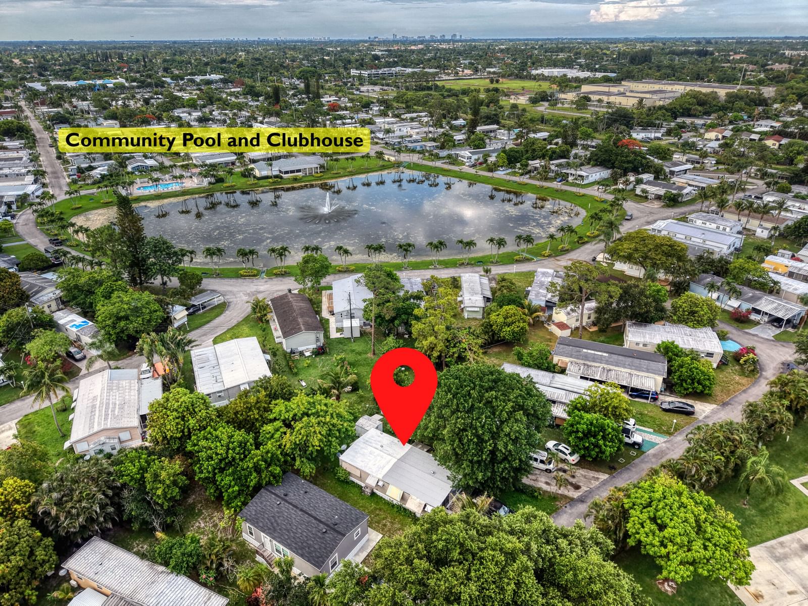 32 Lisa Lane, Greenacres, FL 33463 photo 2