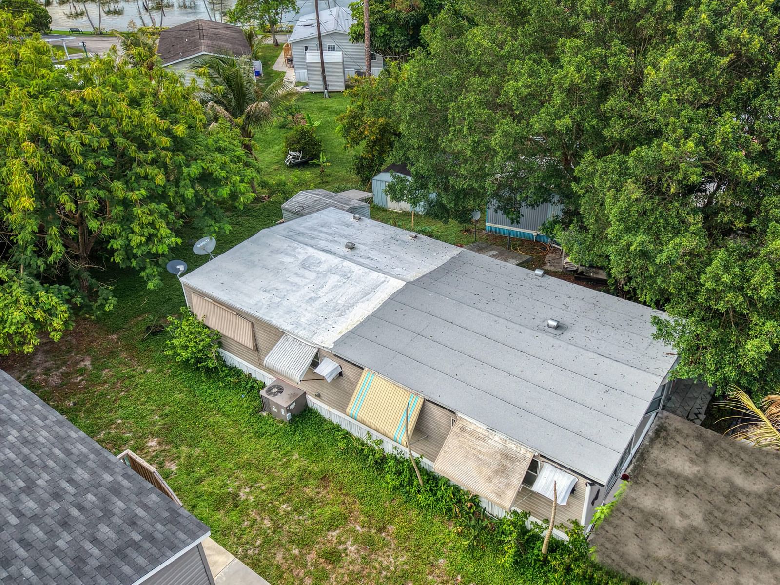 32 Lisa Lane, Greenacres, FL 33463 photo 4
