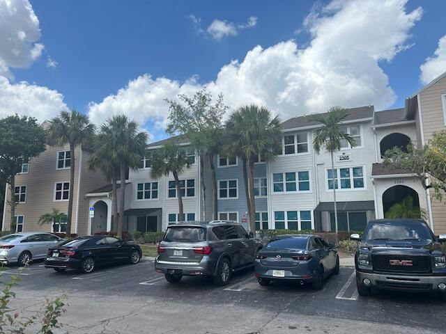 2305 N Congress Avenue #28, Boynton Beach, FL 33426 photo 2